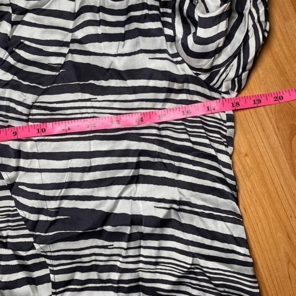 BANANA Republic‎ Zebra print long sleeve mock neck tie blouse XXS - Picture 6 of 7